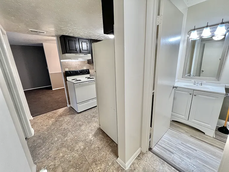 The Woods Apartments — Photo 49