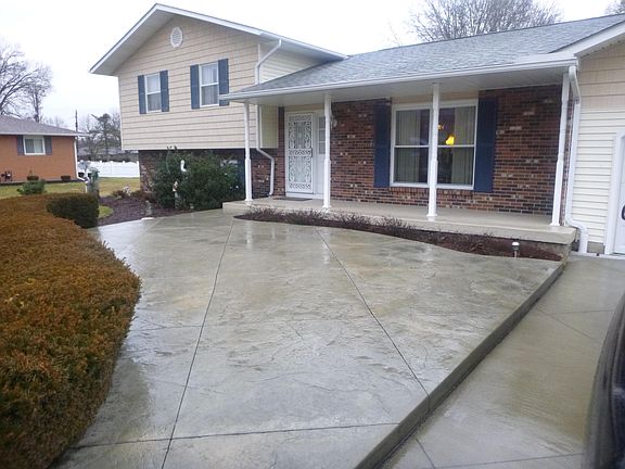 3rd image of 1150 Country Club Dr