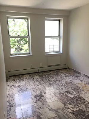 Rented by Metroline Realty | media 7