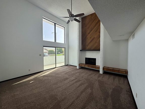 3rd image of 1318 W Ridgeview Dr