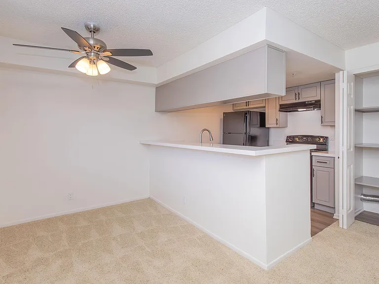 Glenoaks Terrace Apartments — Photo 16