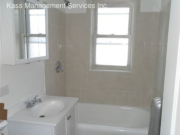 4th image of 7555 S Kenwood Ave APT 2