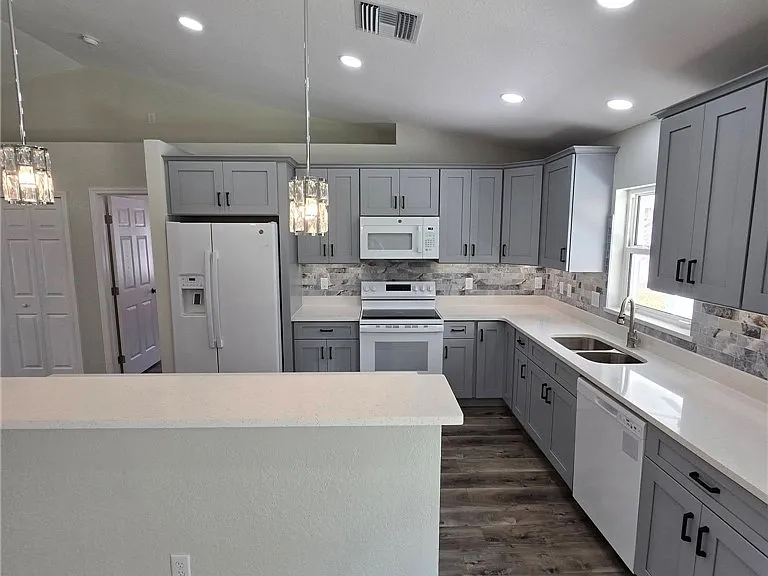 120 Clinton Ave — Photo 10