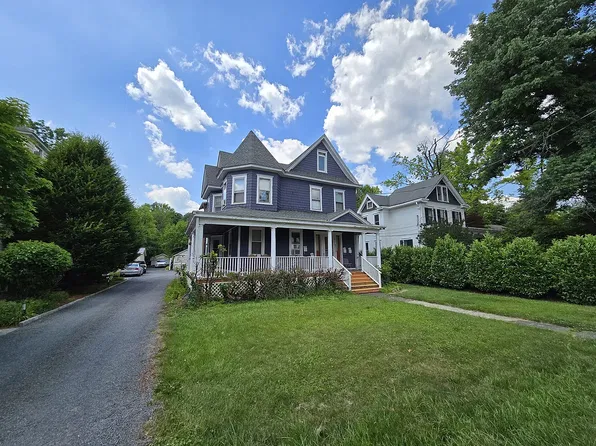 2735 Main St APT 4, Lawrence Township, NJ 08648