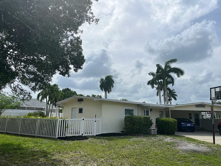 1226 Twin Palm Dr — Photo 5