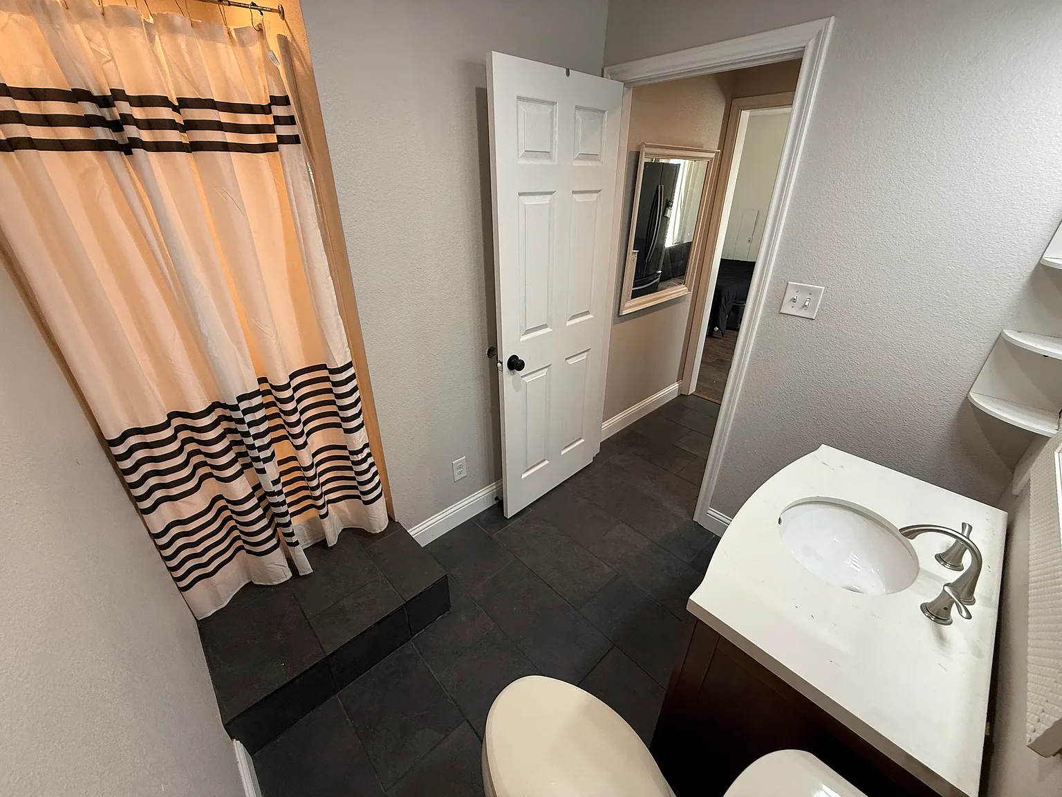 Studio, 400 sqft, $950 — Photo 3