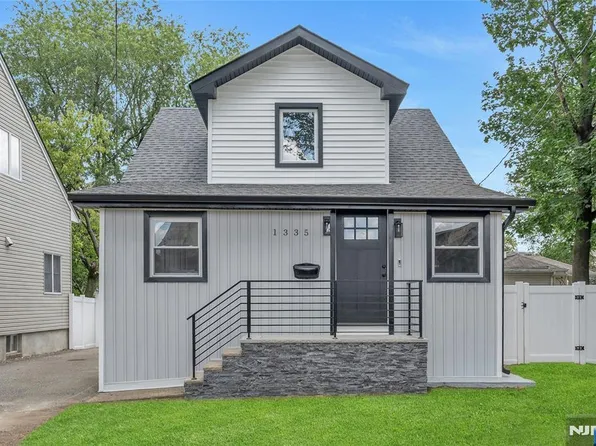 13-35 4th St, Fair Lawn, NJ 07410
