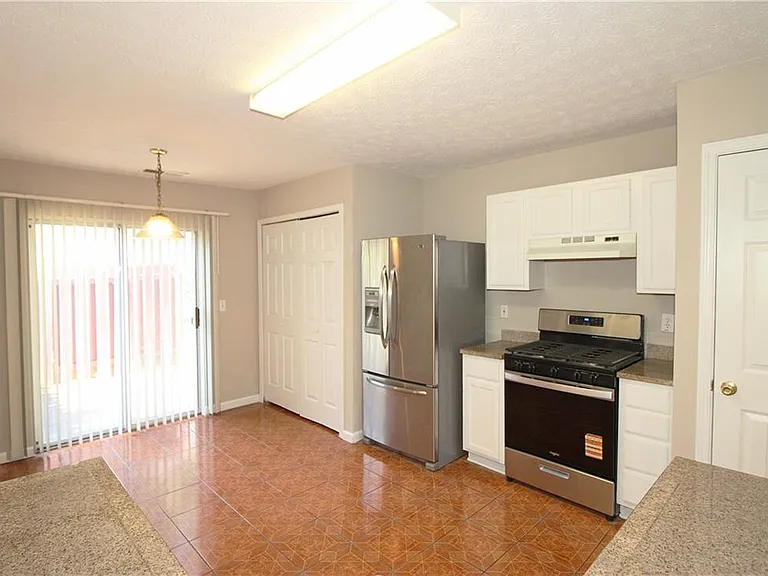 1334 Ambercrest Way — Photo 8