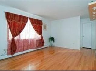 2117 W Howard St #1C, Evanston, IL 60202