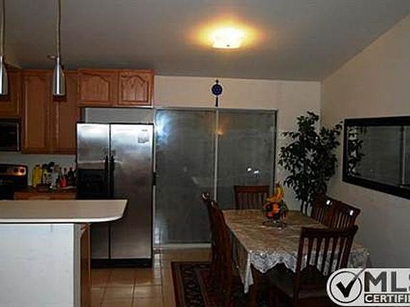 3rd image of 1414 Legget St