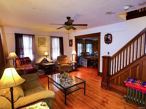 4th image of 39 Golden Hill Ave