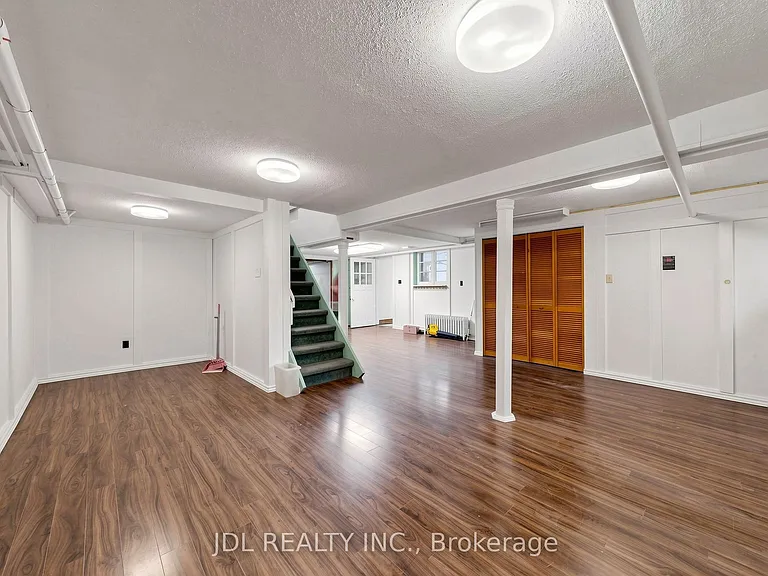 100 Roxborough Rd — Photo 20