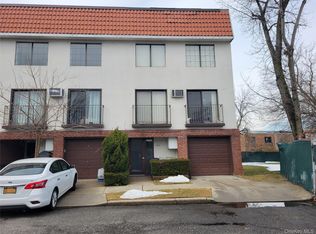 314 Julius Rd #20D, College Pt, NY 11356