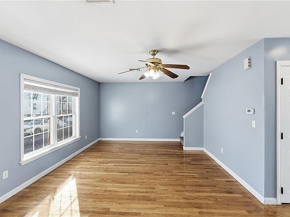 3rd image of 17 Grotto Ave Unit 1