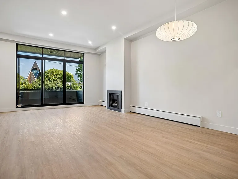 1010 Cypress St — Photo 3