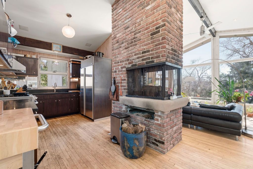 27 Atterbury Rd, Southampton, NY 11968 | Out East