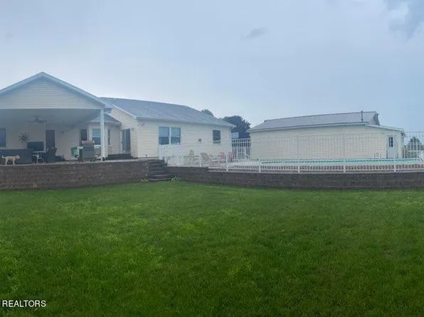 200 Simonson St, Elsie, MI 48831