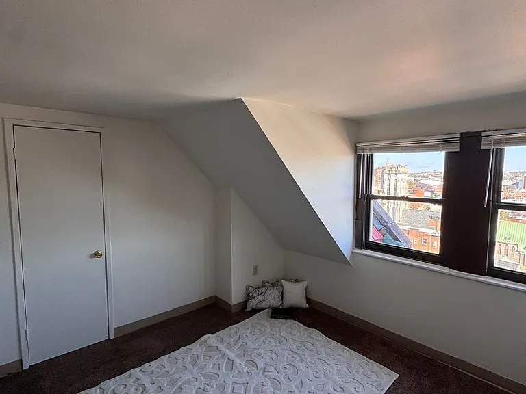 716 Washington Pl — Photo 45