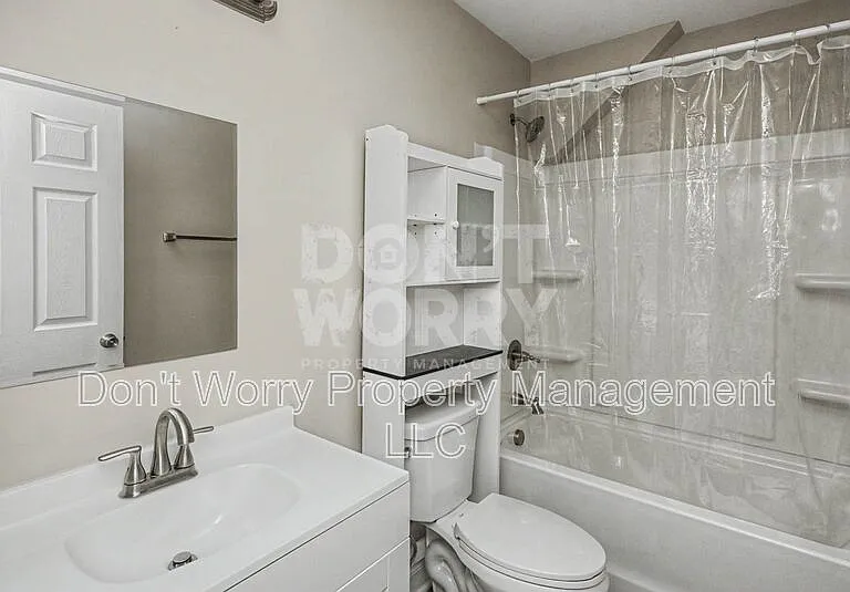 615 Dumaine St #F — Photo 6