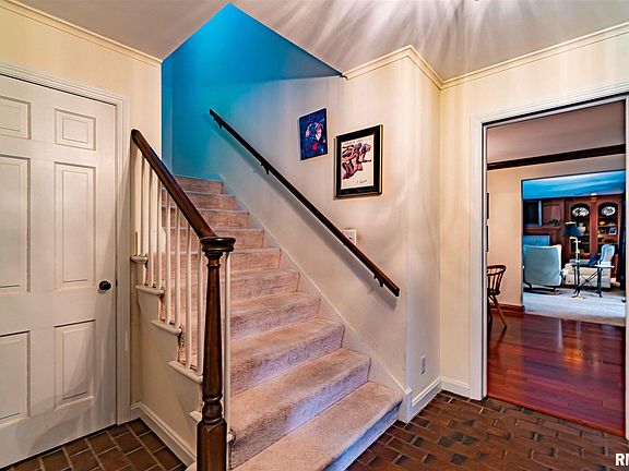 5th image of 206 E Oak Park Dr