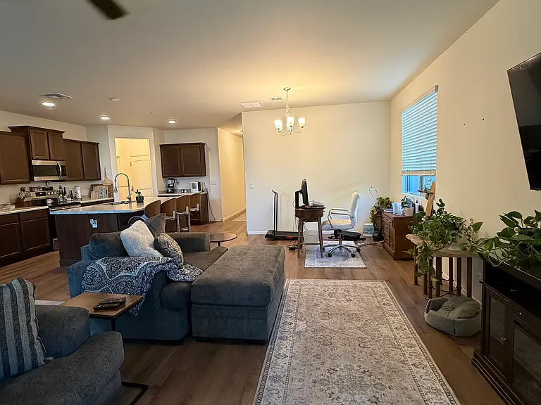 17621 W Daley Ln — Photo 9