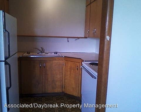 3rd image of 1318 Browne Ave APT 1
