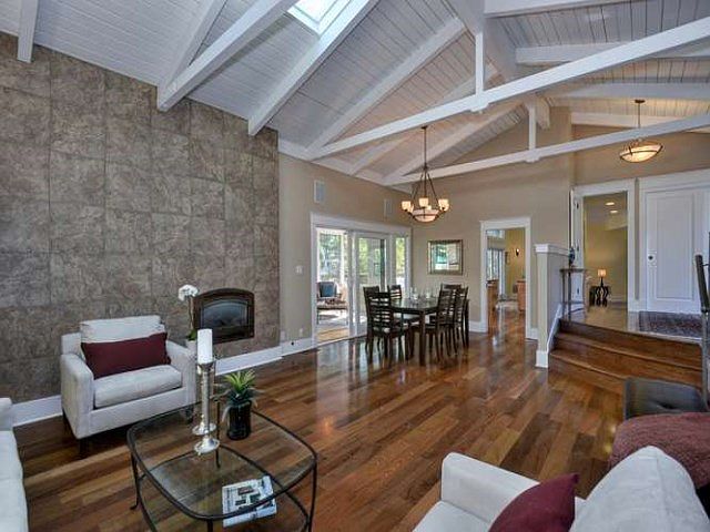 2nd image of 35 Woodhue Ct