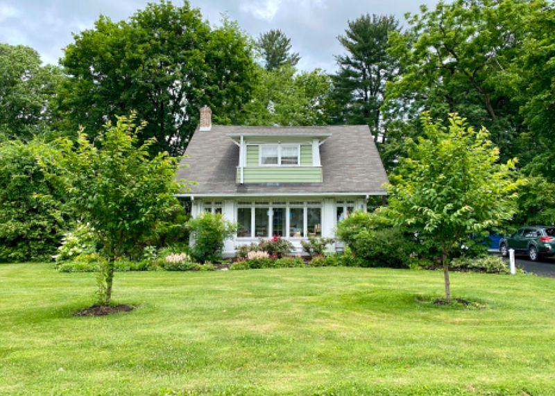 1st image of 253 Fisher Pl