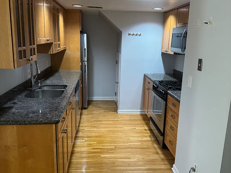 456 9th St #35 — Photo 13