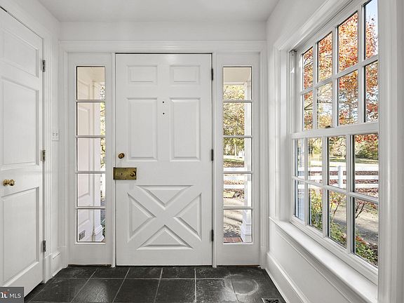 5th image of 8230 W Boulevard Dr