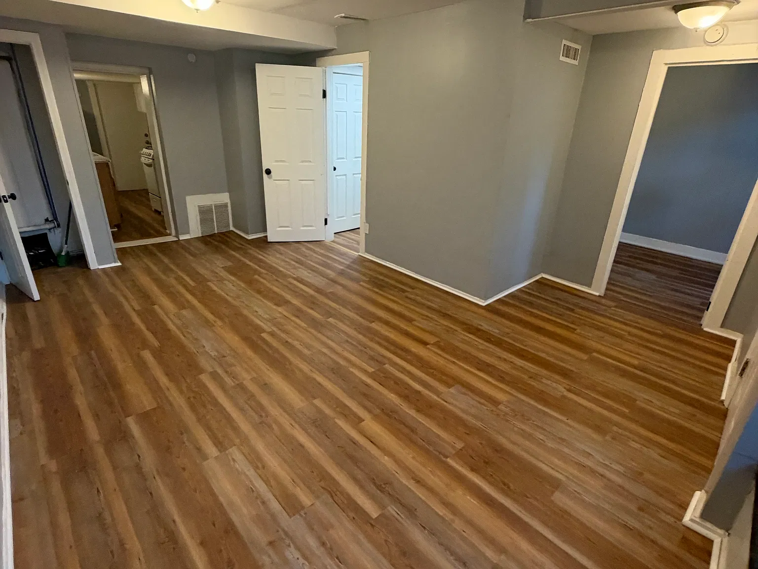 215 Ferry St — Photo 3