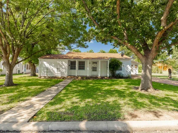 211 West Ln, Fredericksburg, TX 78624