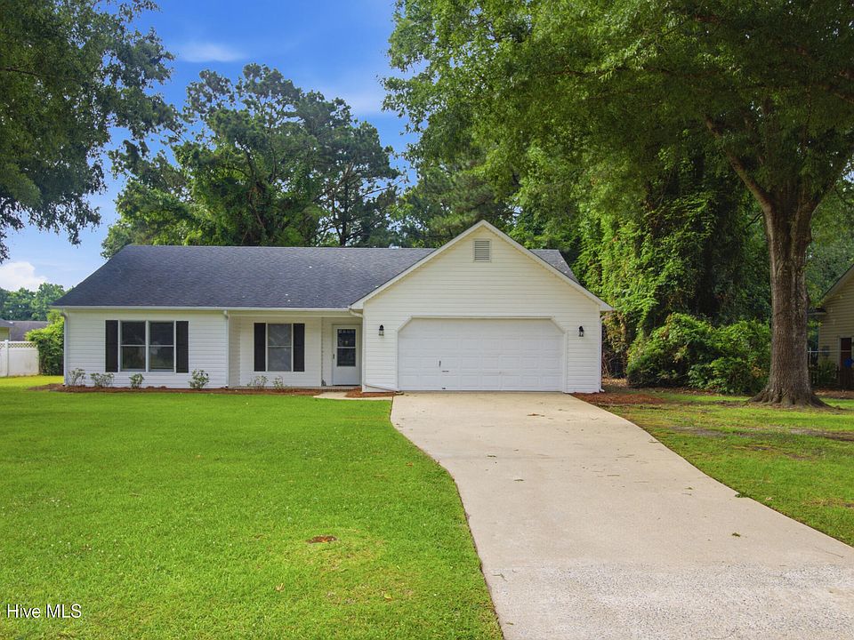 1st image of 207 Forest Oaks Drive