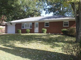 140 Sunnyslope Dr, Belleville, IL 62221