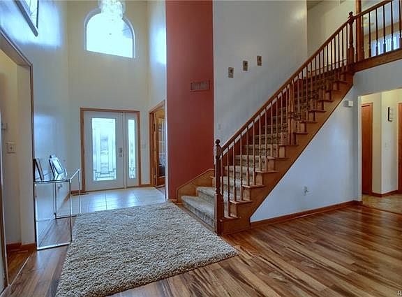4th image of 30113 Fairfield Dr