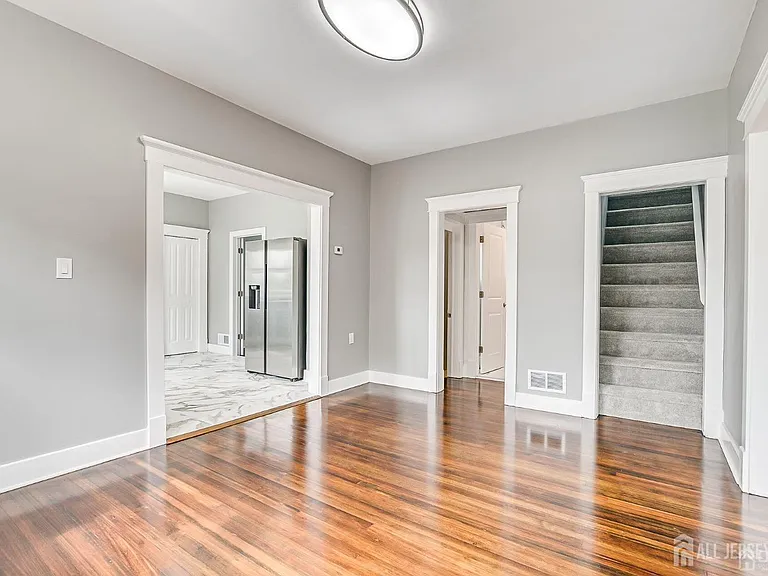 48 Johnson Pl — Photo 12