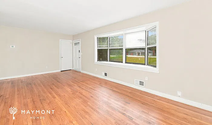 3 bed, 1.0 bath, 1025 sqft, $1,595 — Photo 4