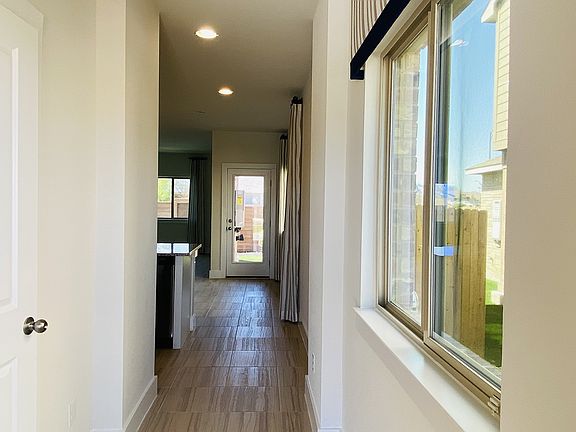 3rd image of 106 Furlong Dr