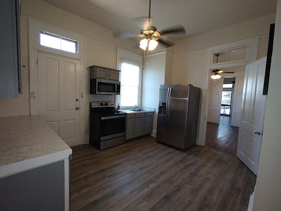 3rd image of 2306 Laharpe St #2306
