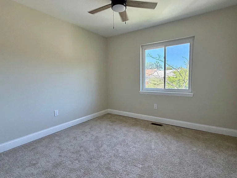 9506 Miranda Ct — Photo 17