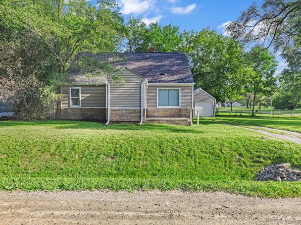 3371 Burroughs Ave, Burton, MI 48529