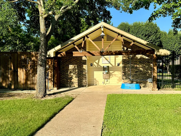 DRESSING ROOMS ATTACHED TO POOLS & RACKET COURTS