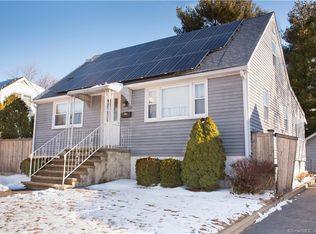 228 Light St, Stratford, CT 06614