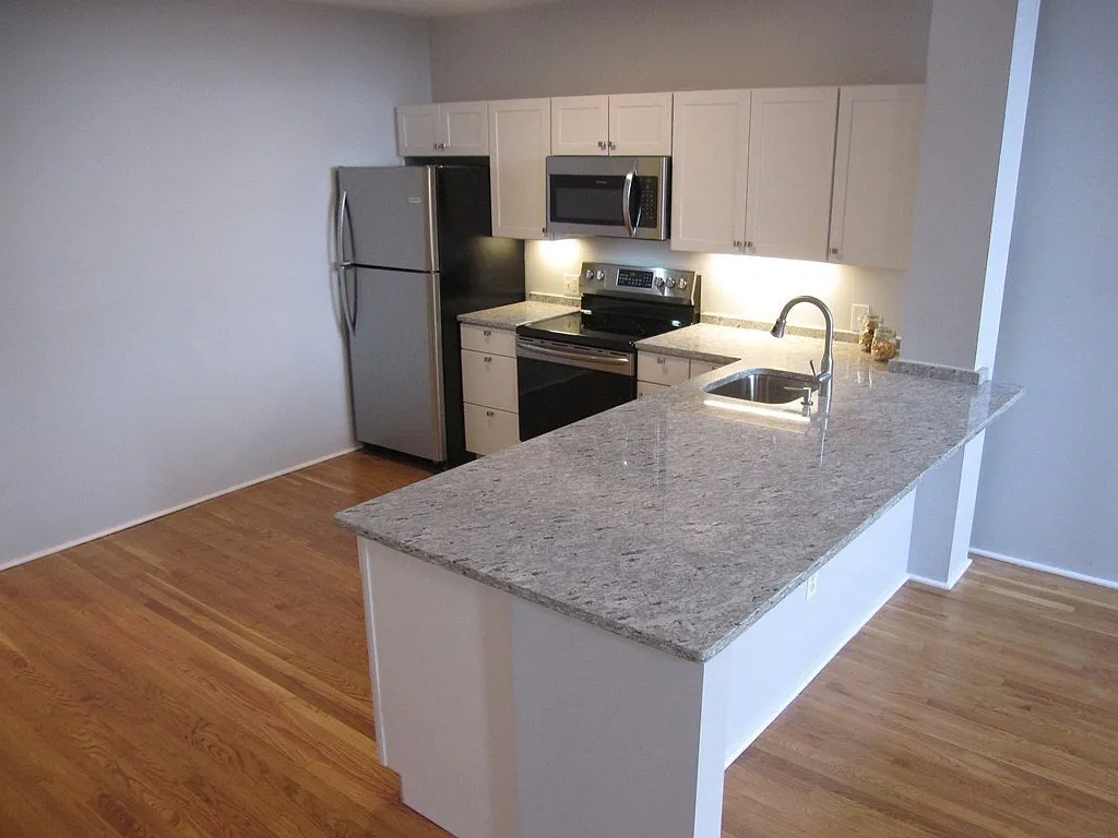 Building Photo - 240 Heath St #15