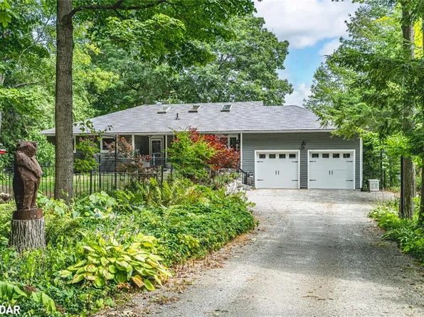 1457 Champlain Rd, Tiny, ON L9M 0C1