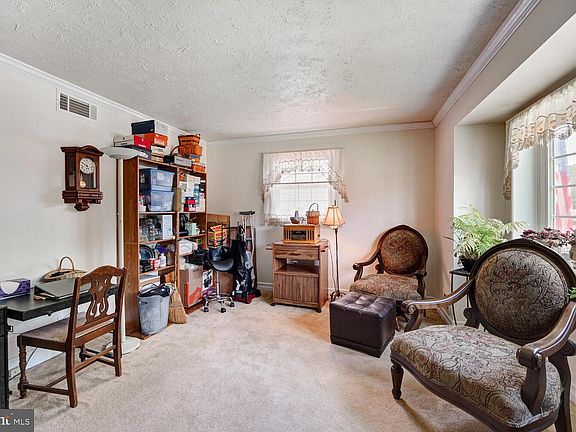 5th image of 2633 Newell Dr