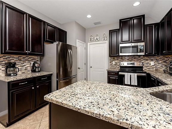 5th image of 5186 Bay Isle Cir