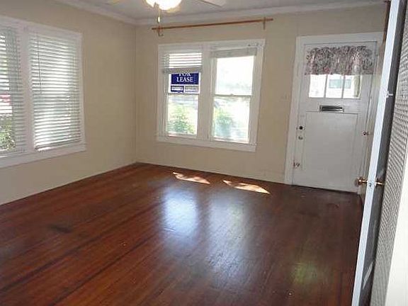 2nd image of 2715 Hemphill Park