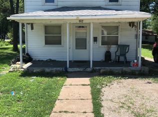 307 SW 4th St, Abilene, KS 67410