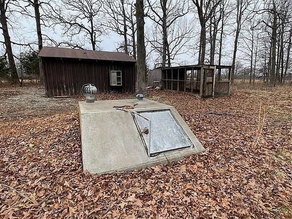 4th image of 32037 Orchard Dr